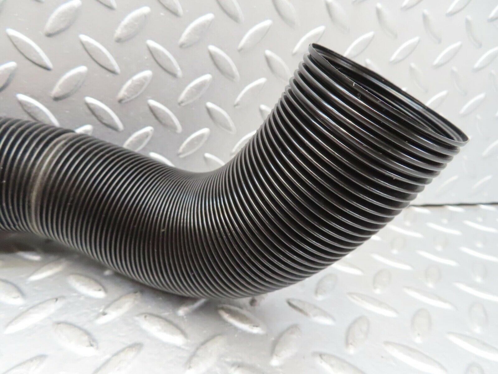 15828 Mercedes-Benz W123 280E Dash Air Vent Pipe Left Side