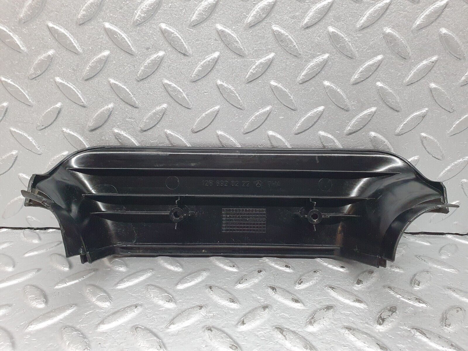 41115 Mercedes-Benz W126 300SE B Pillar Bottom Cover Right 1266920222