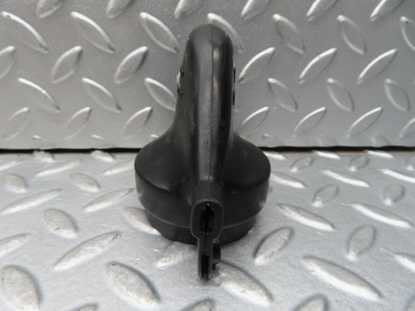 17644 Mercedes-Benz W116 450SEL Ignition Coil Cover Cap 0001581485