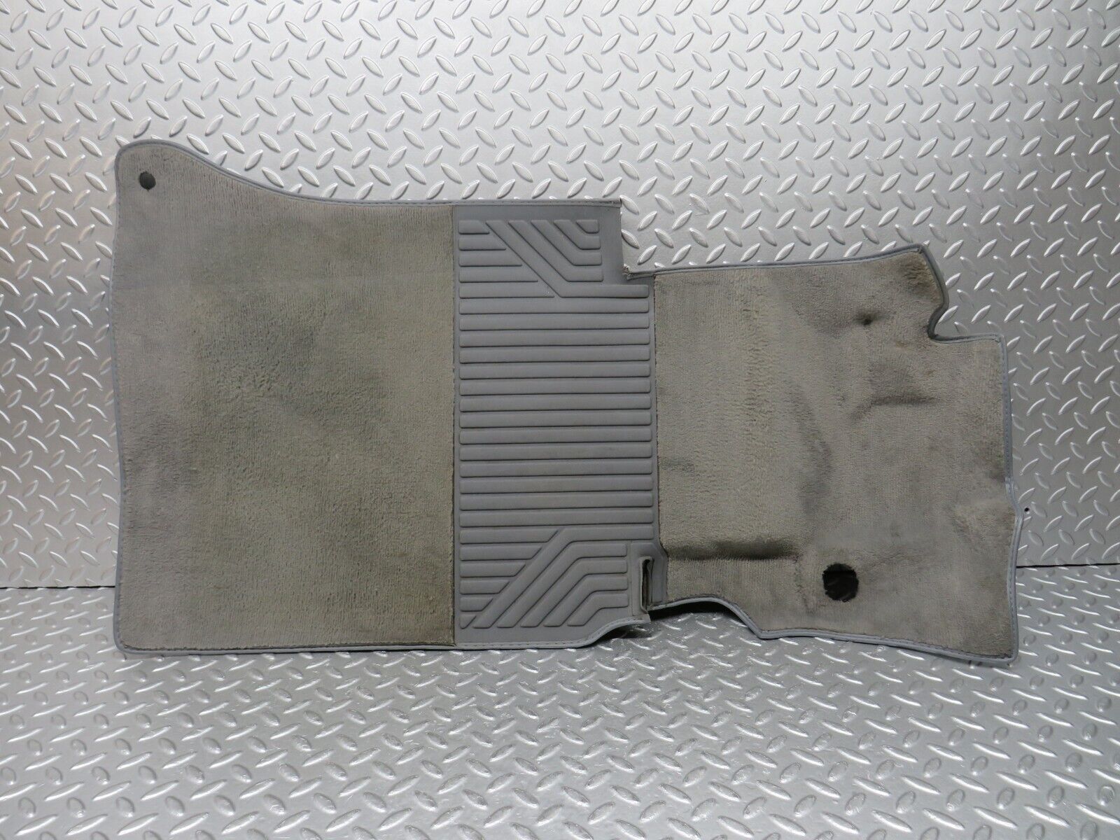 31411 Mercedes-Benz S124 220TE Wagon Front Right Floor Mat