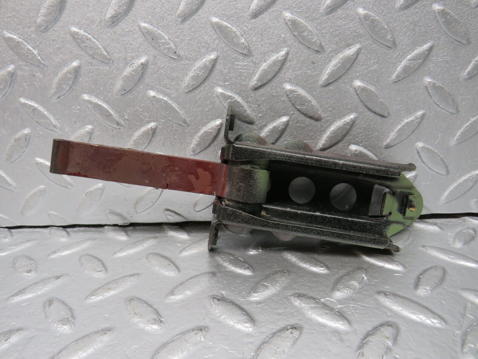 39563 Mercedes-Benz W123 300D Front Right Door Safety Check Strap