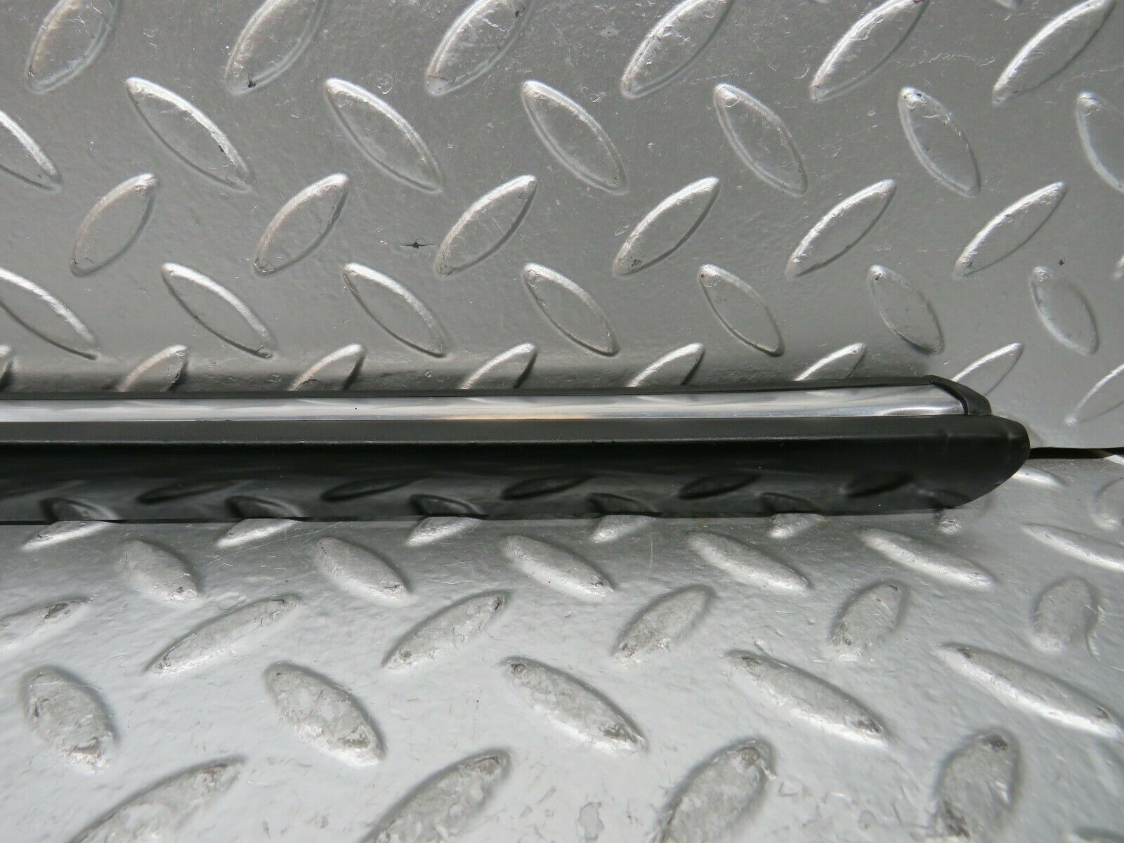 23189 Mercedes-Benz W116 350SE Front Left Fender Wing Centre Moulding Trim