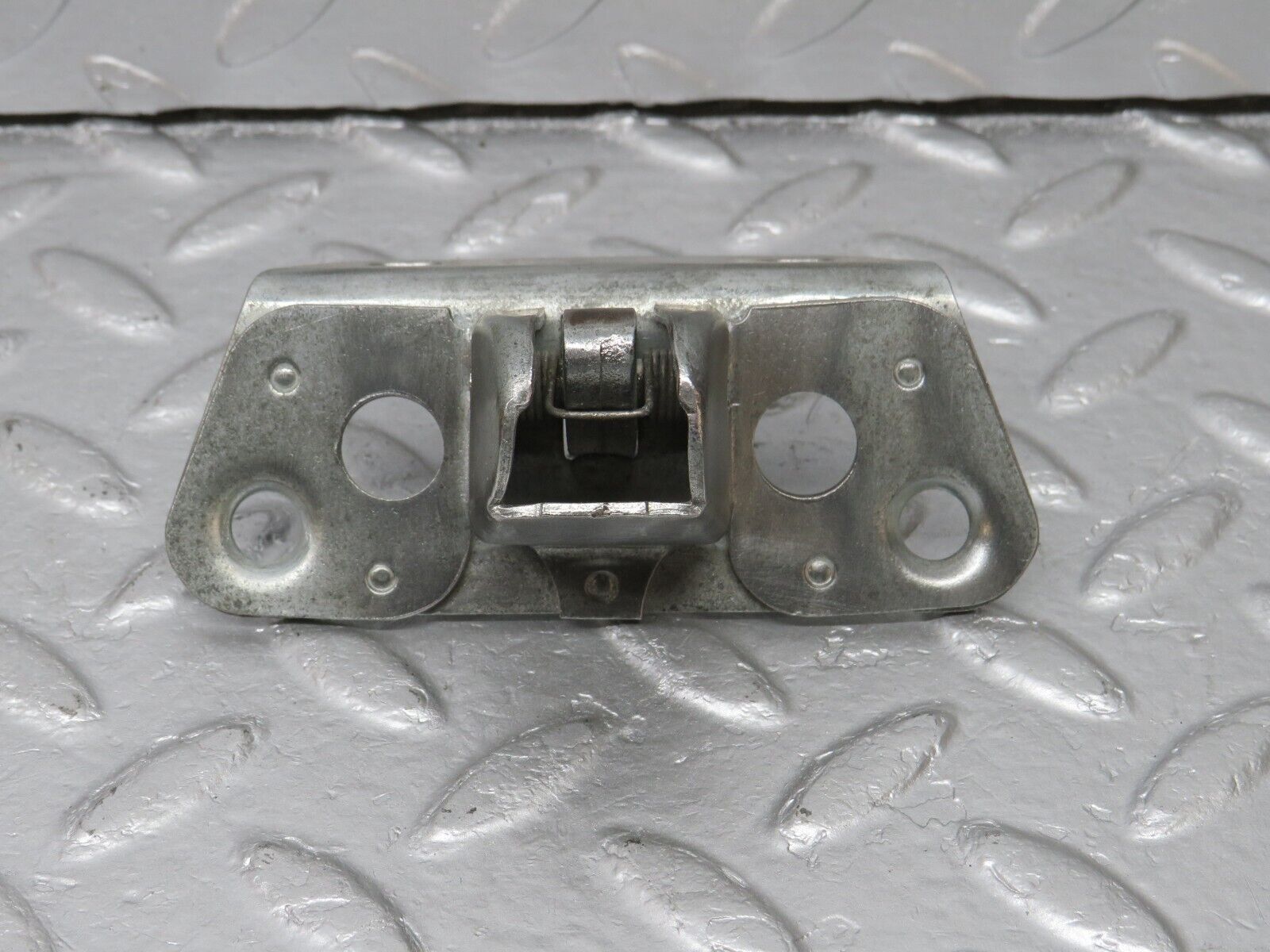 40290 Mercedes-Benz W110 230 Trunk Lock Latch