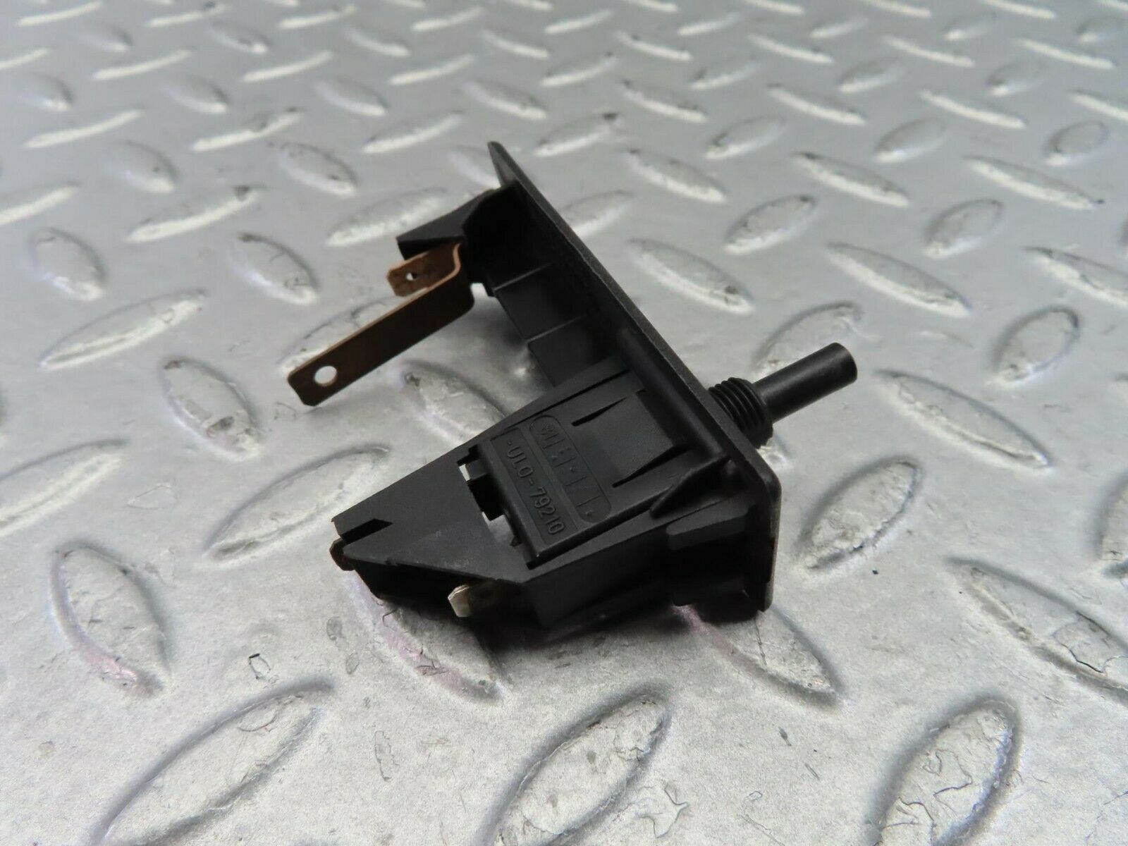 9715 Mercedes-Benz C123 280CE Coupe Trunk Light Switch 1158202511