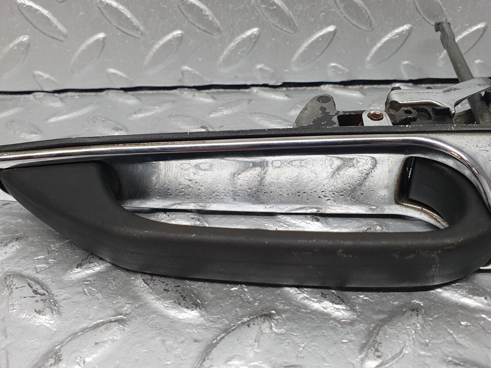 40751 Mercedes-Benz W123 300D Front Left Door Exterior Handle No Key