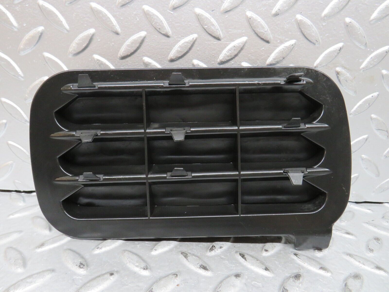 29107 Mercedes-Benz C124 320CE Coupe Rear Air Intake Vent