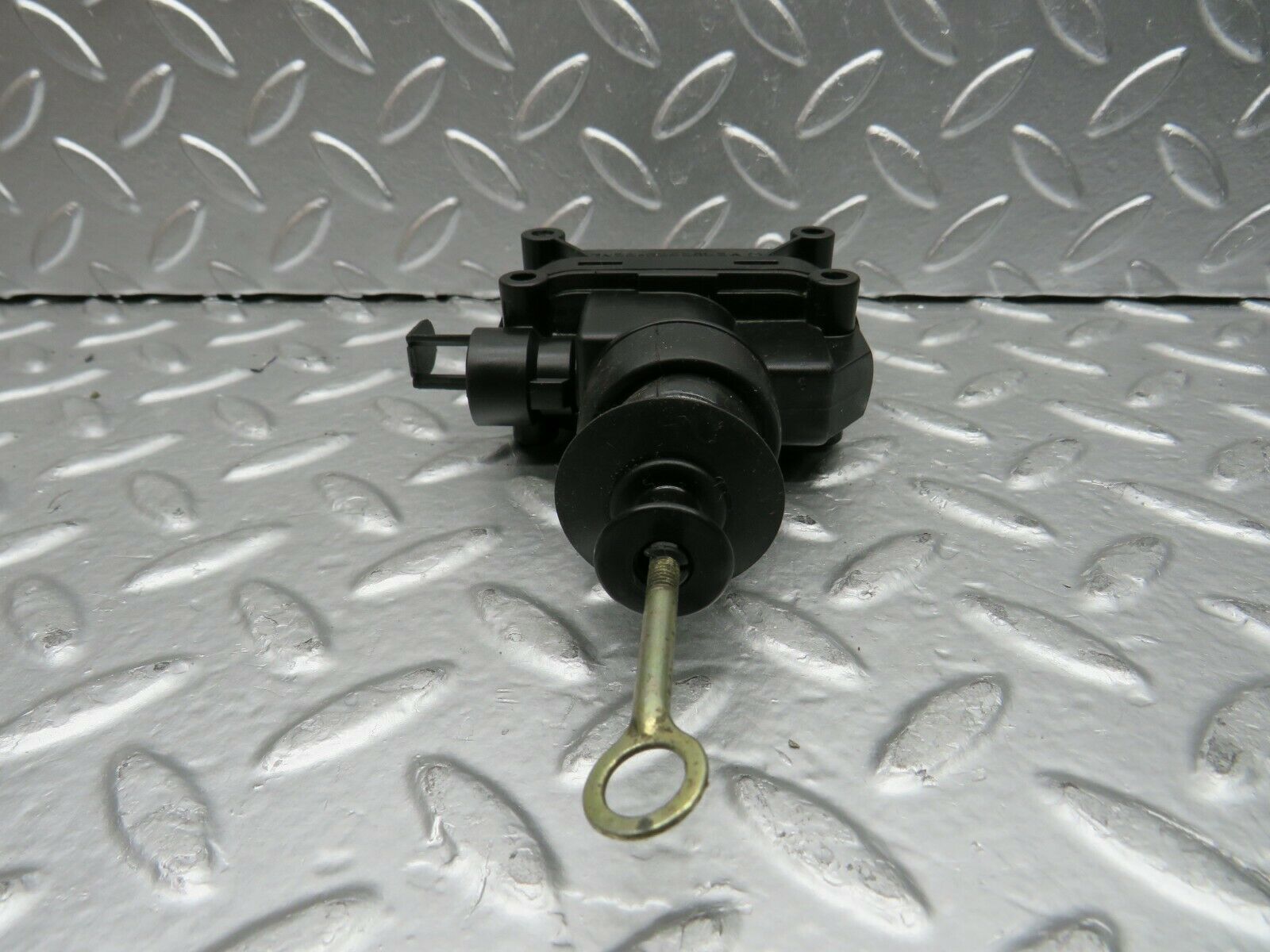 22494 Mercedes-Benz C124 E220 Coupe Door Lock Vacuum Actuator
