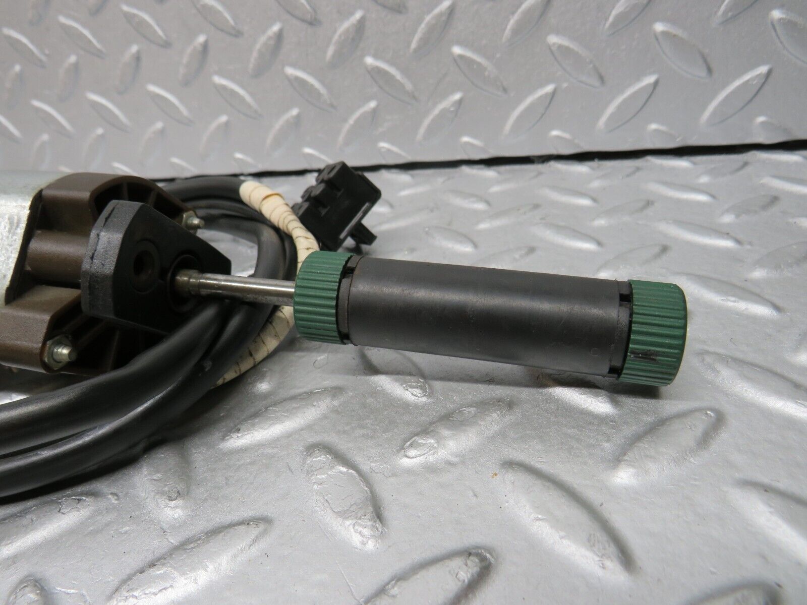 36849 Mercedes-Benz R129 300SL-24 Front Left Seat Adjustment Motor Bosch 1298206142 0130008047