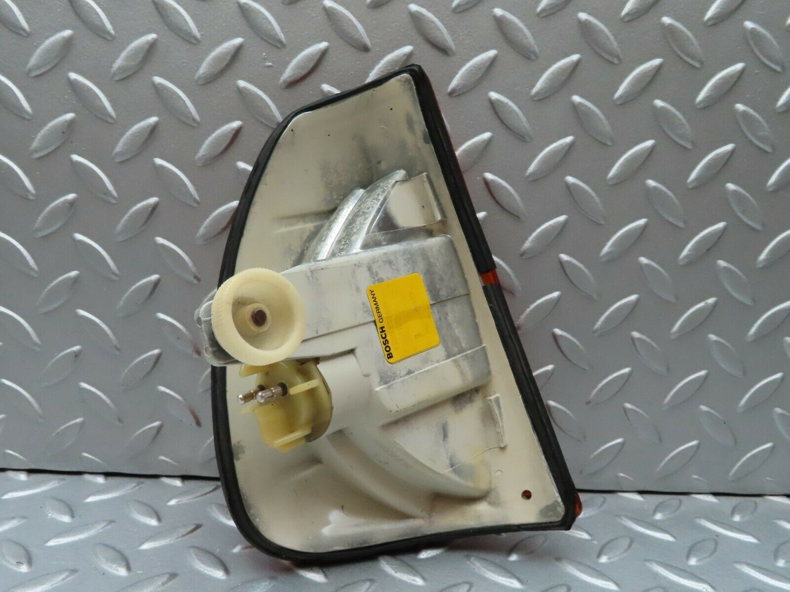 3909 Mercedes-Benz S123 200T Wagon Indicator Light Left Bosch 1305233051