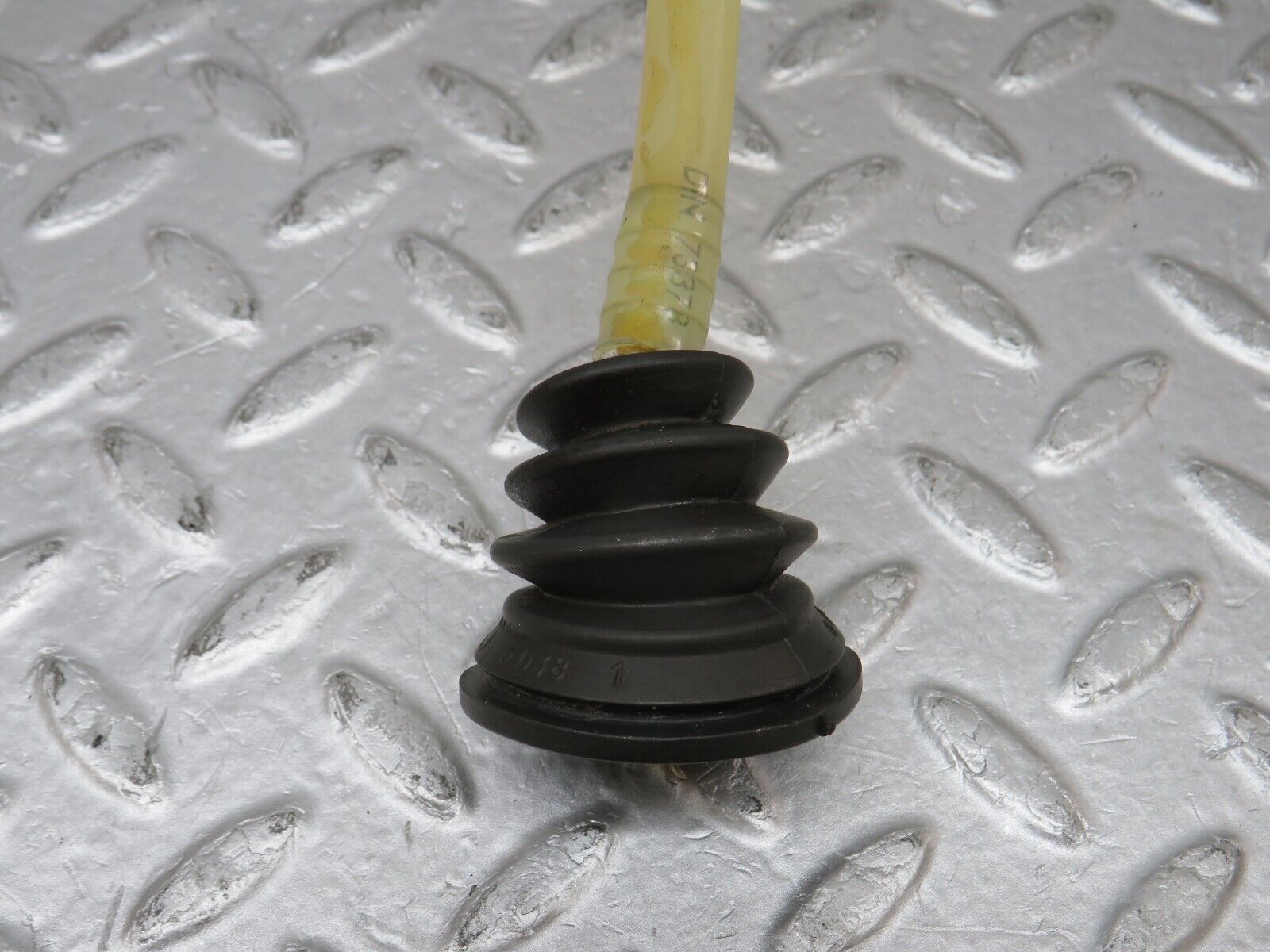 36300 Mercedes-Benz W126 420SE Brake Servo Vacuum Pipe