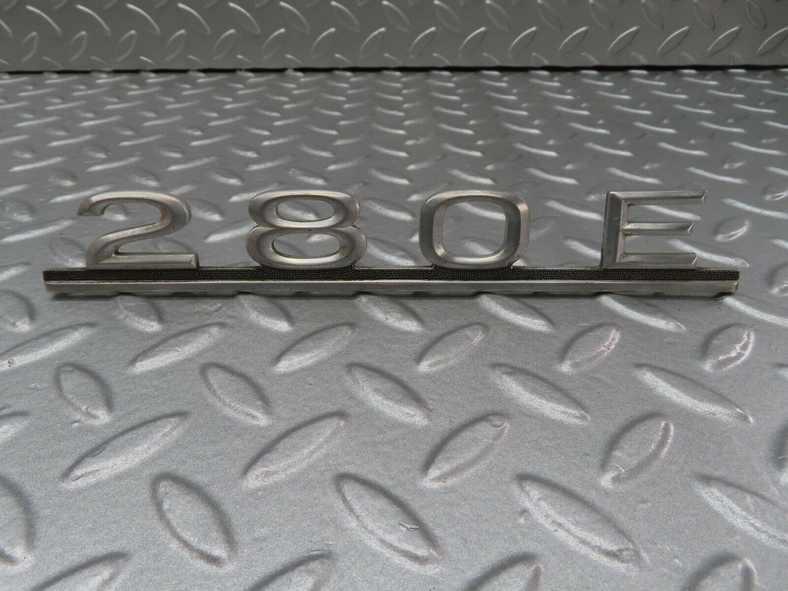 15933 Mercedes-Benz W123 280E Trunk Badge Logo Emblem 1238170815