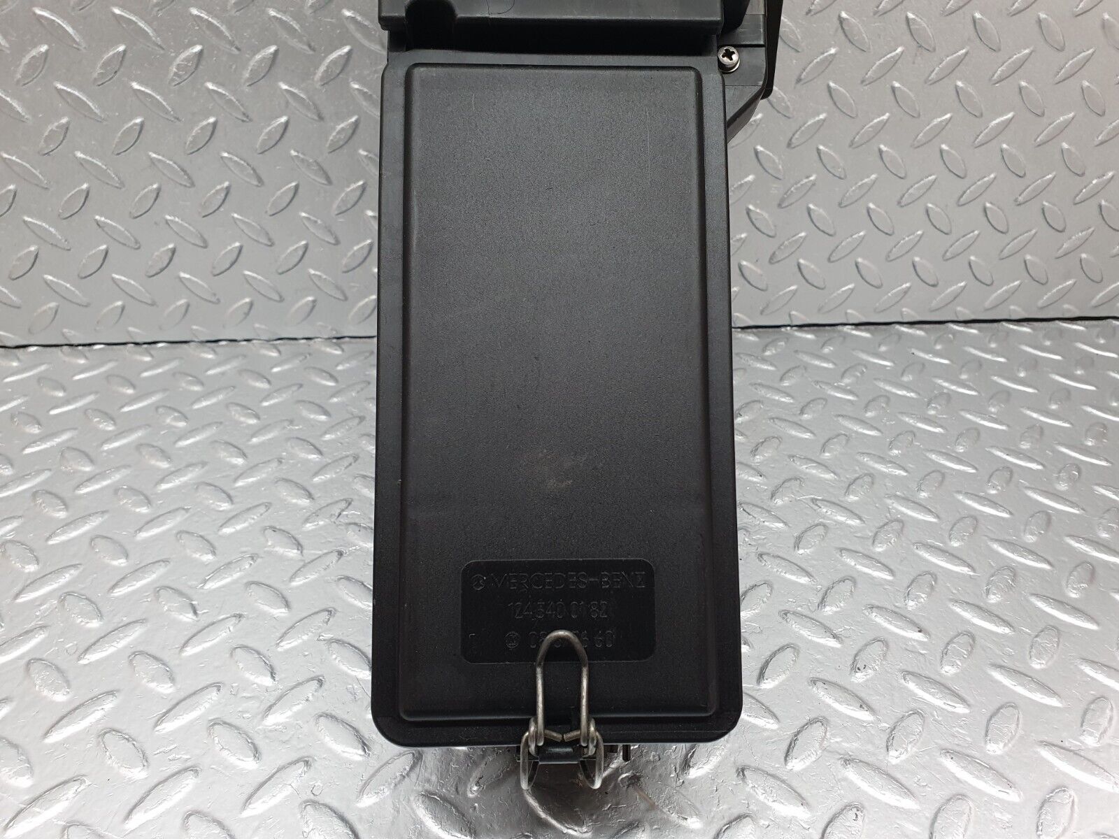 41580 Mercedes-Benz W124 200E Fuse Box 1245401150 1245400182 1245400282