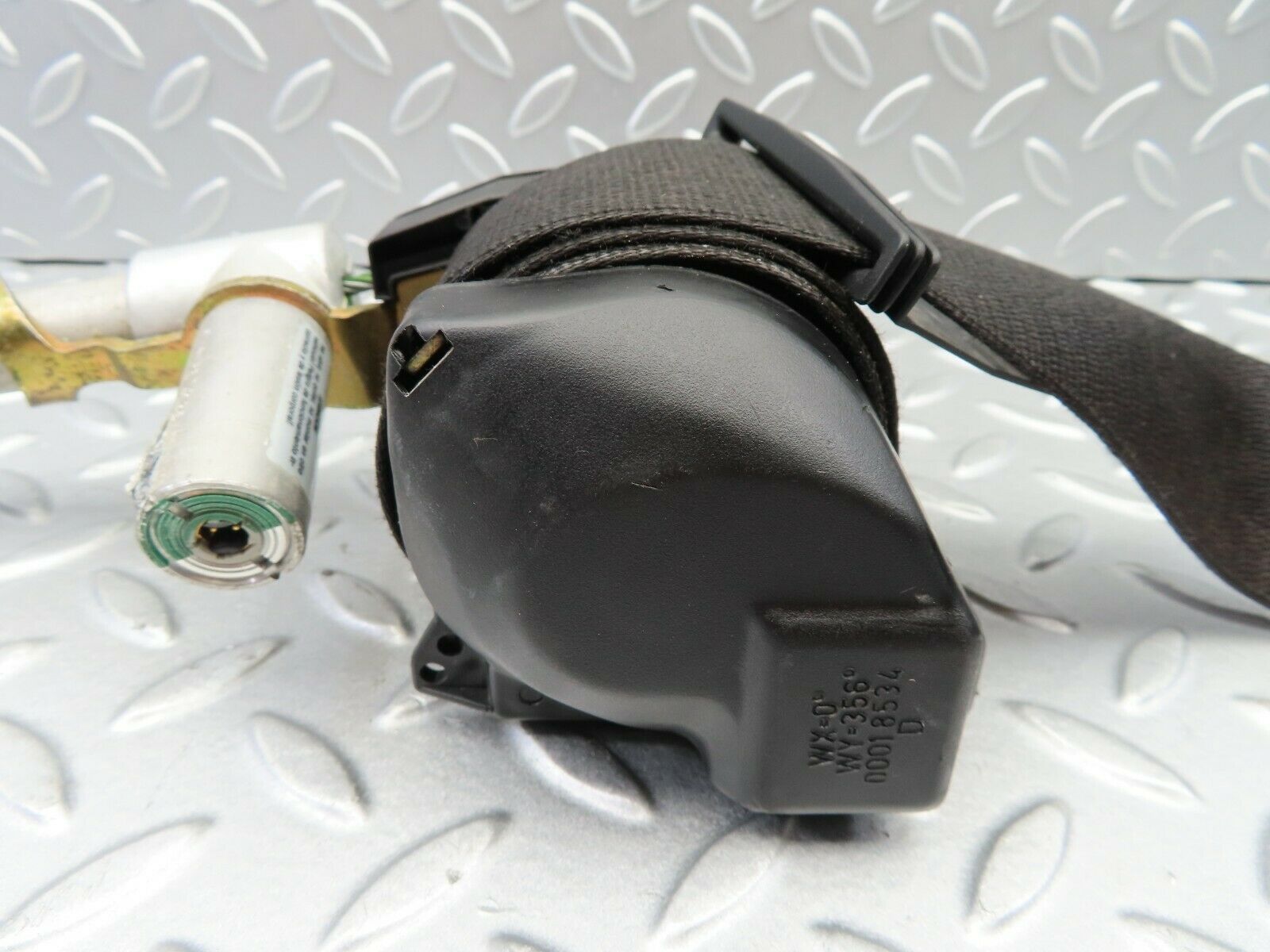 6226 Mercedes-Benz W126 380SE Front Right Seat Belt Driver Side 1268604086