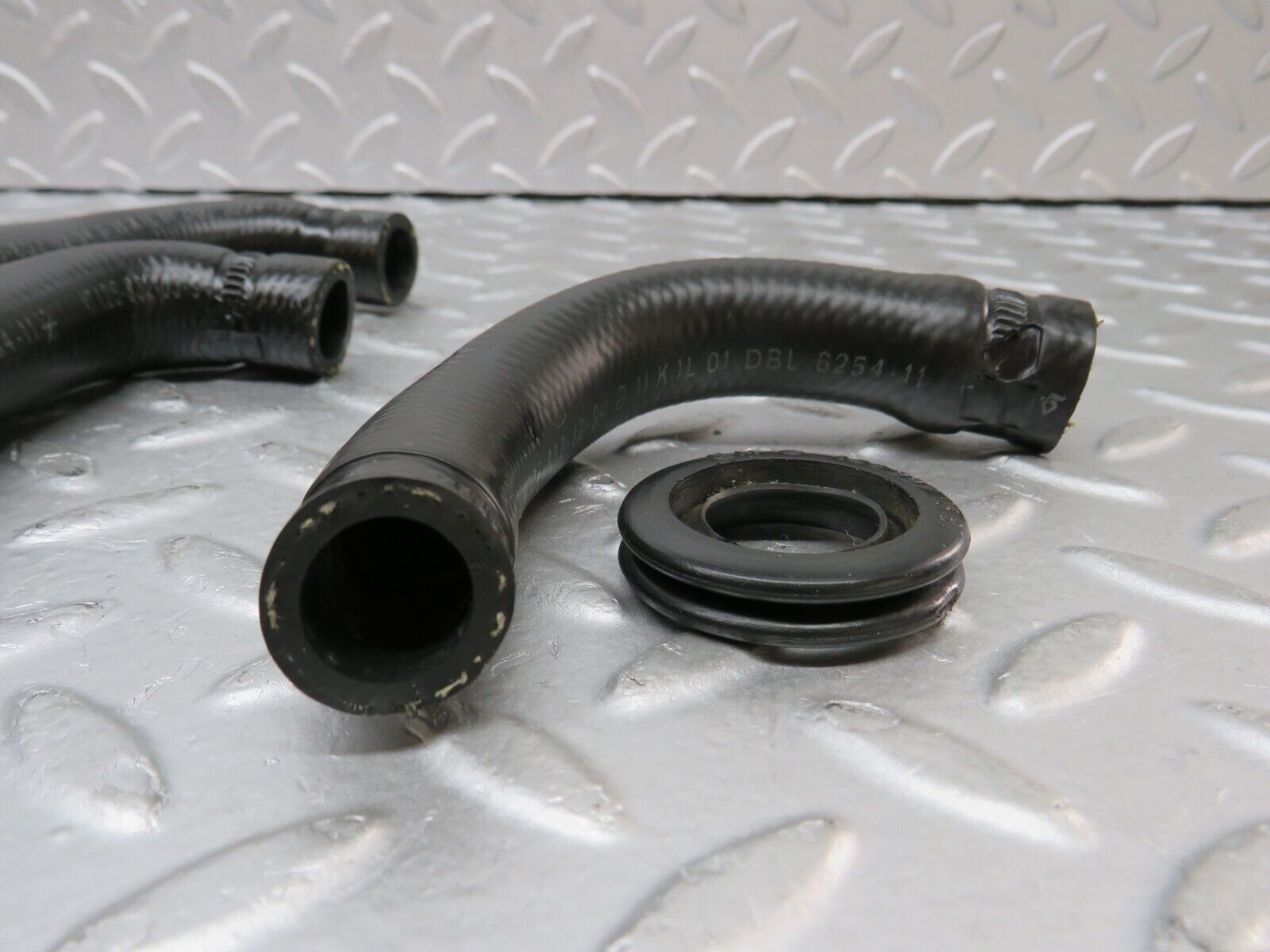 36282 Mercedes-Benz W126 420SE Heater Hose Pipe Set 1268320294 1268320394 1268321294