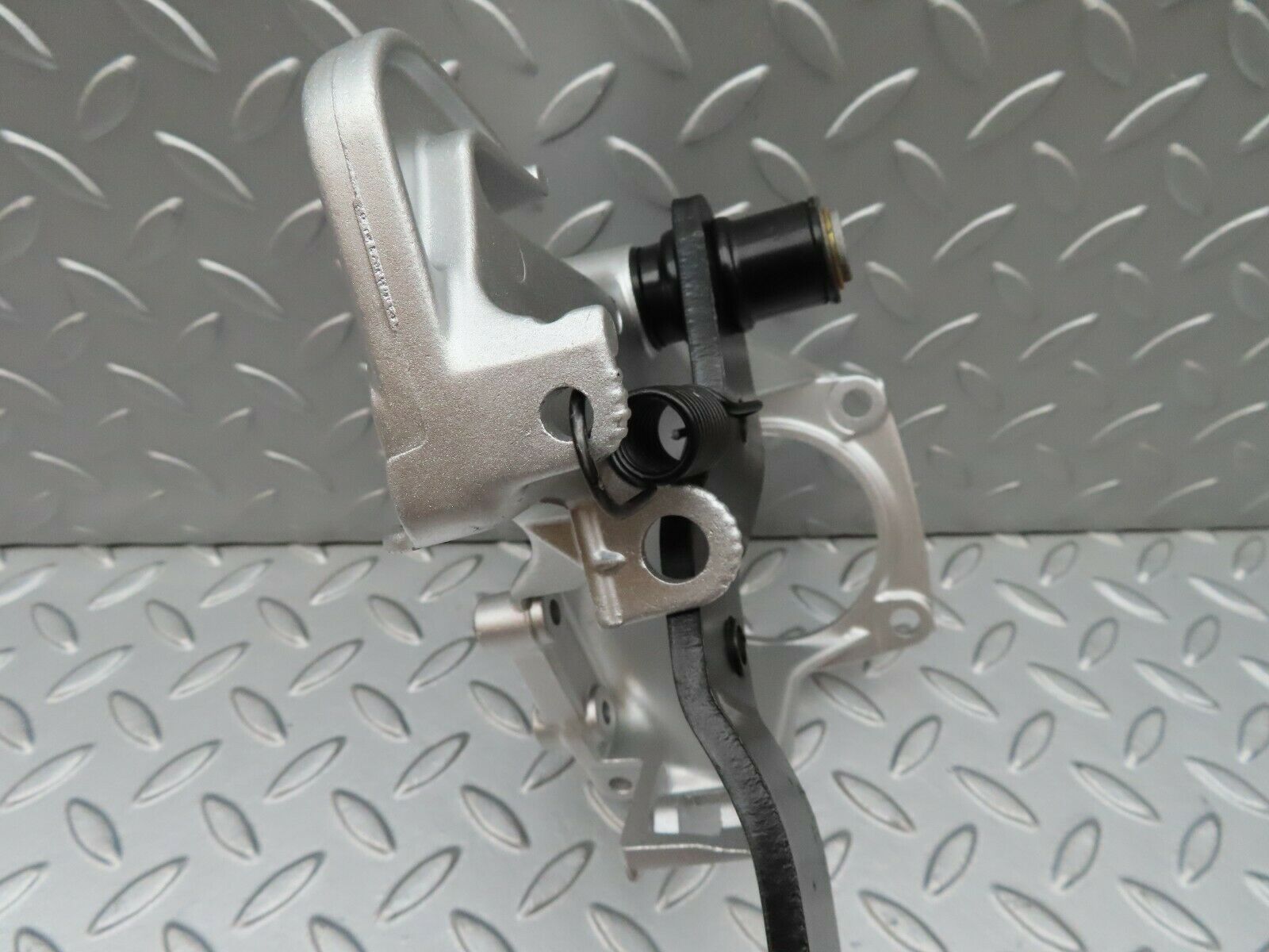 3947 Mercedes-Benz S123 200T Wagon Brake Pedal Assembly 1232900219