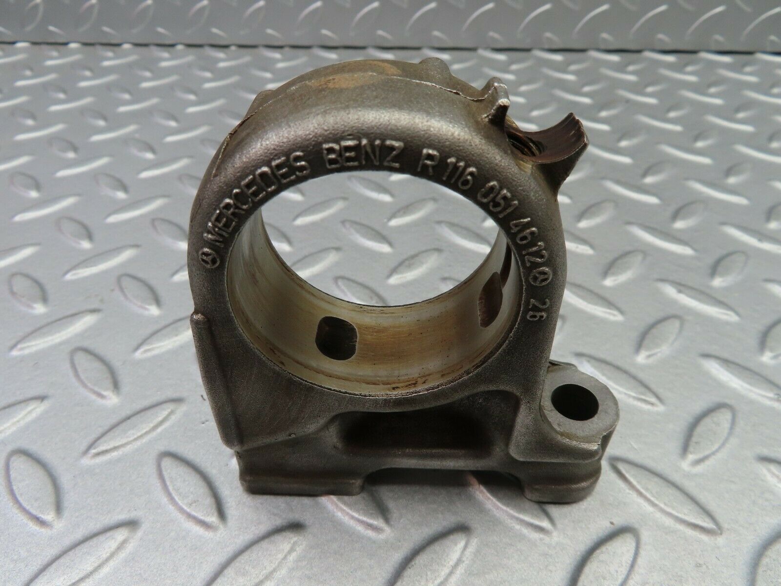 6295 Mercedes-Benz W126 380SE Camshaft Bearing Tower 1160514612