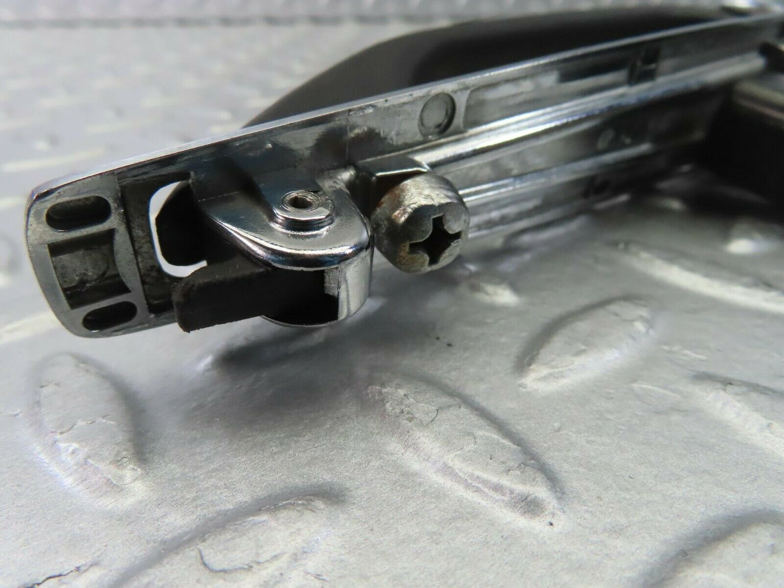 10113 Mercedes-Benz C123 230CE Coupe Exterior Chrome Door Handle No Key