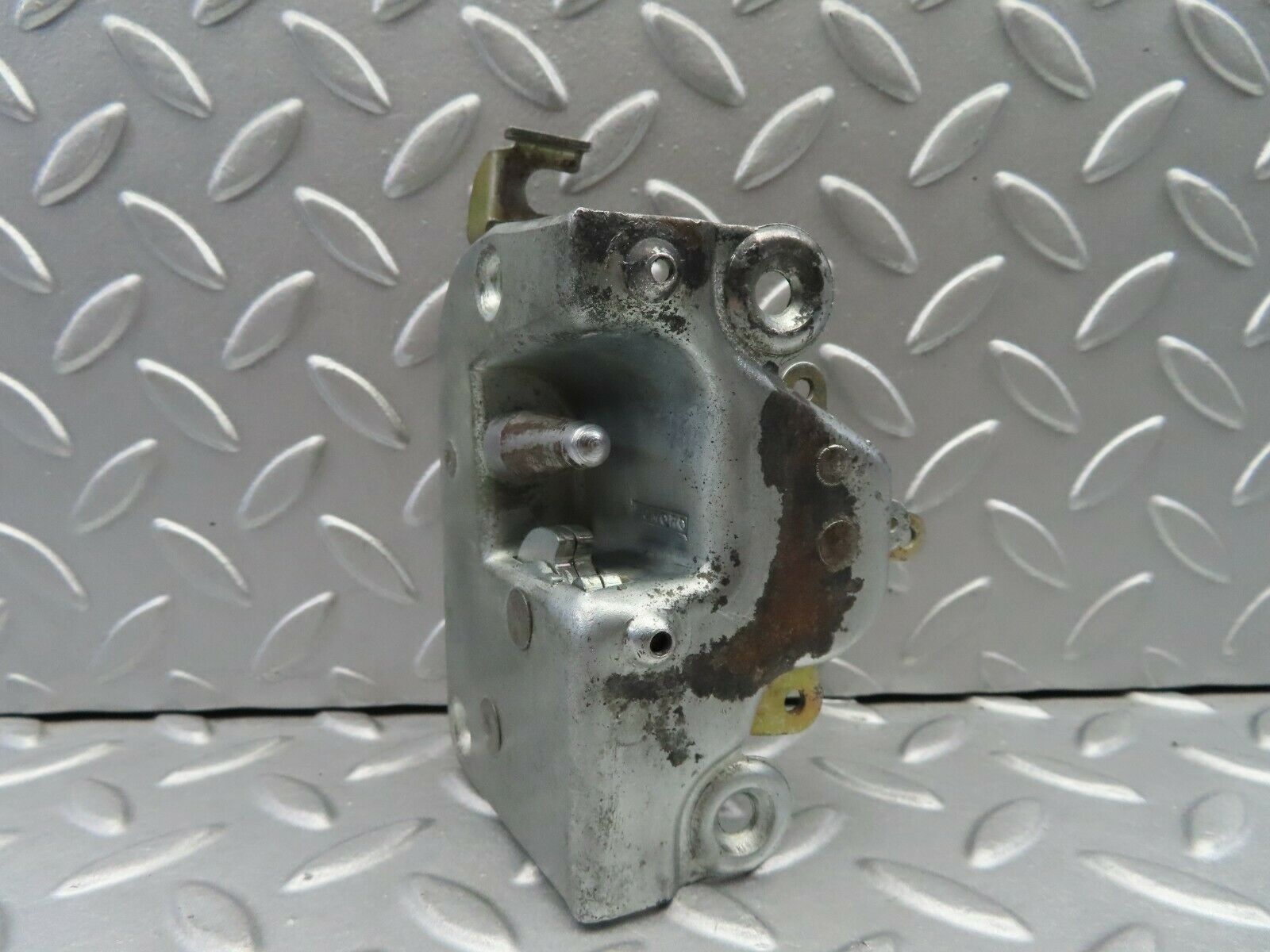 6873 Mercedes-Benz C107 350SLC Coupe Left Door Lock Mechanism