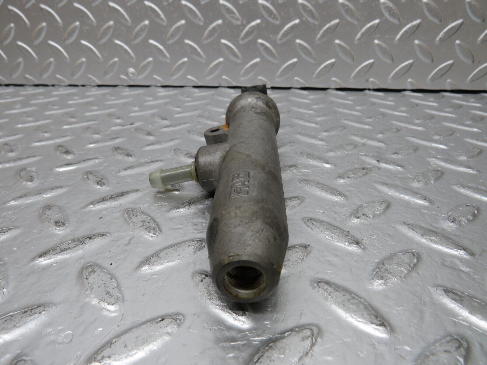 30616 Mercedes-Benz W201 190E 2.0L Clutch Master Cylinder Fag 0012953106