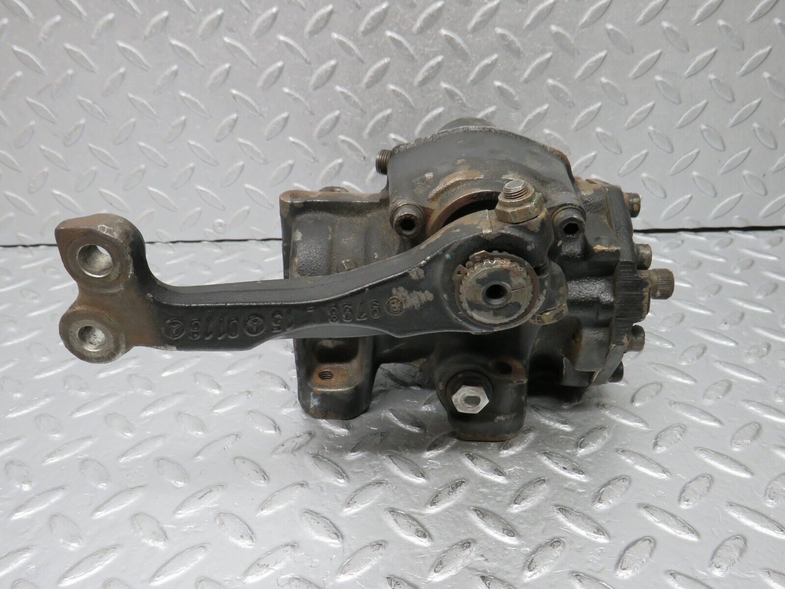 39038 Mercedes-Benz W201 190E 2.6L Steering Box Steering Rack 1244611601