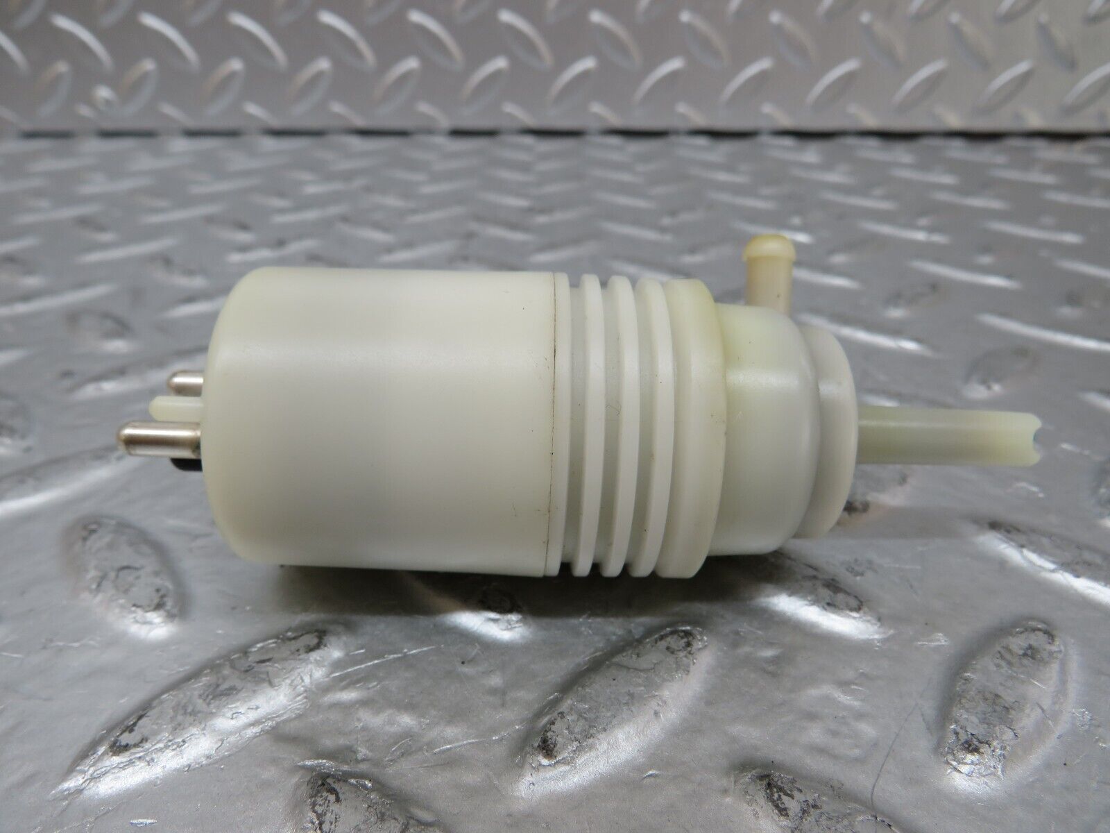 25971 Mercedes-Benz W124 280E Windscreen Washer Pump 1248690421