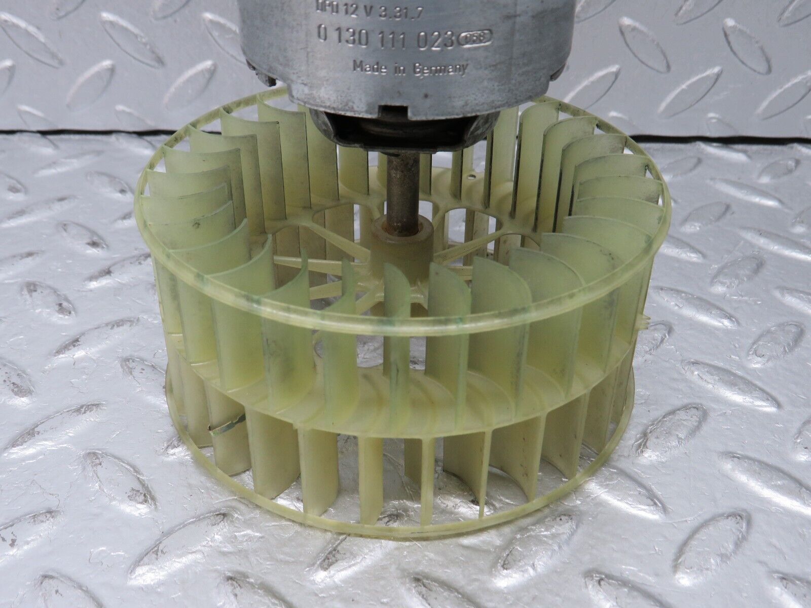 38468 Mercedes-Benz R129 280SL Coupe Heater Blower Motor Bosch 0130111023