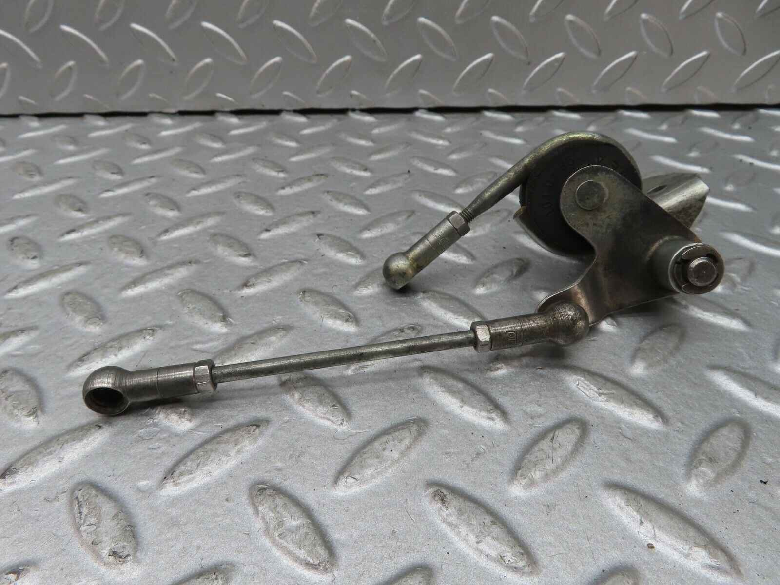 17745 Mercedes-Benz W116 450SEL Accelerator Linkage 1163010185