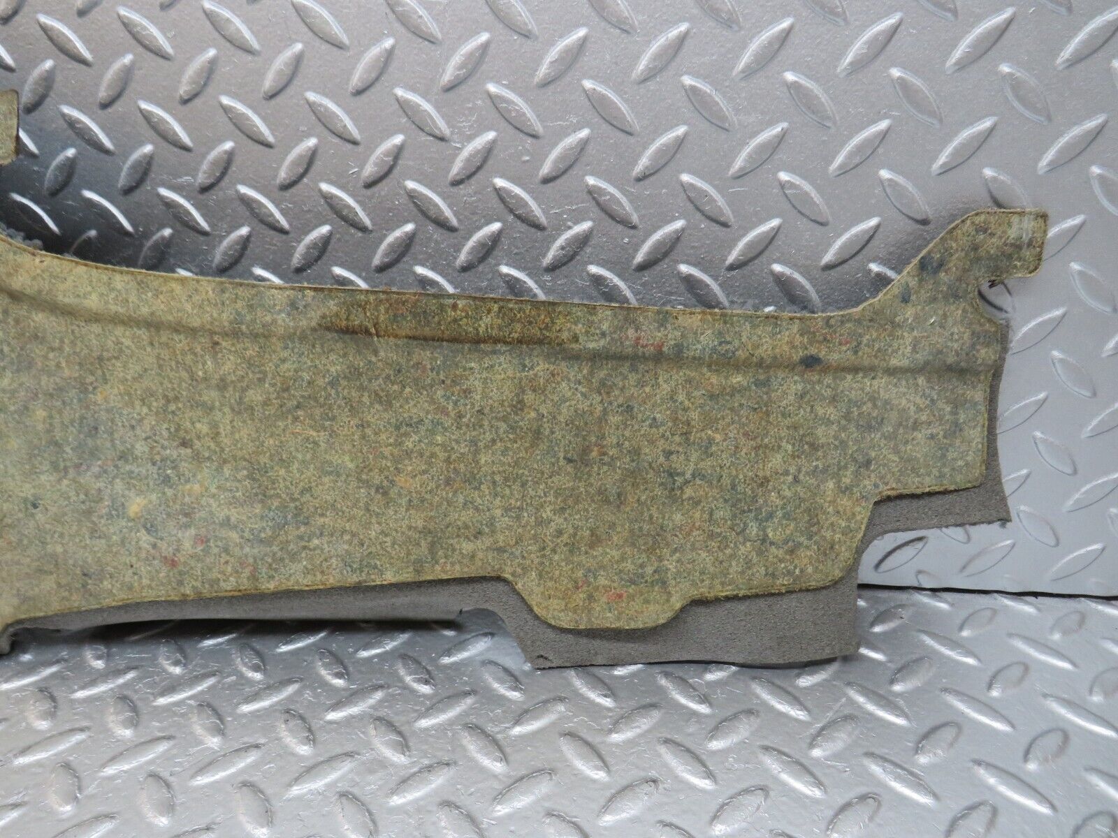 33572 Mercedes-Benz W201 190E 2.0L Centre Console Carpet Right Side Grey