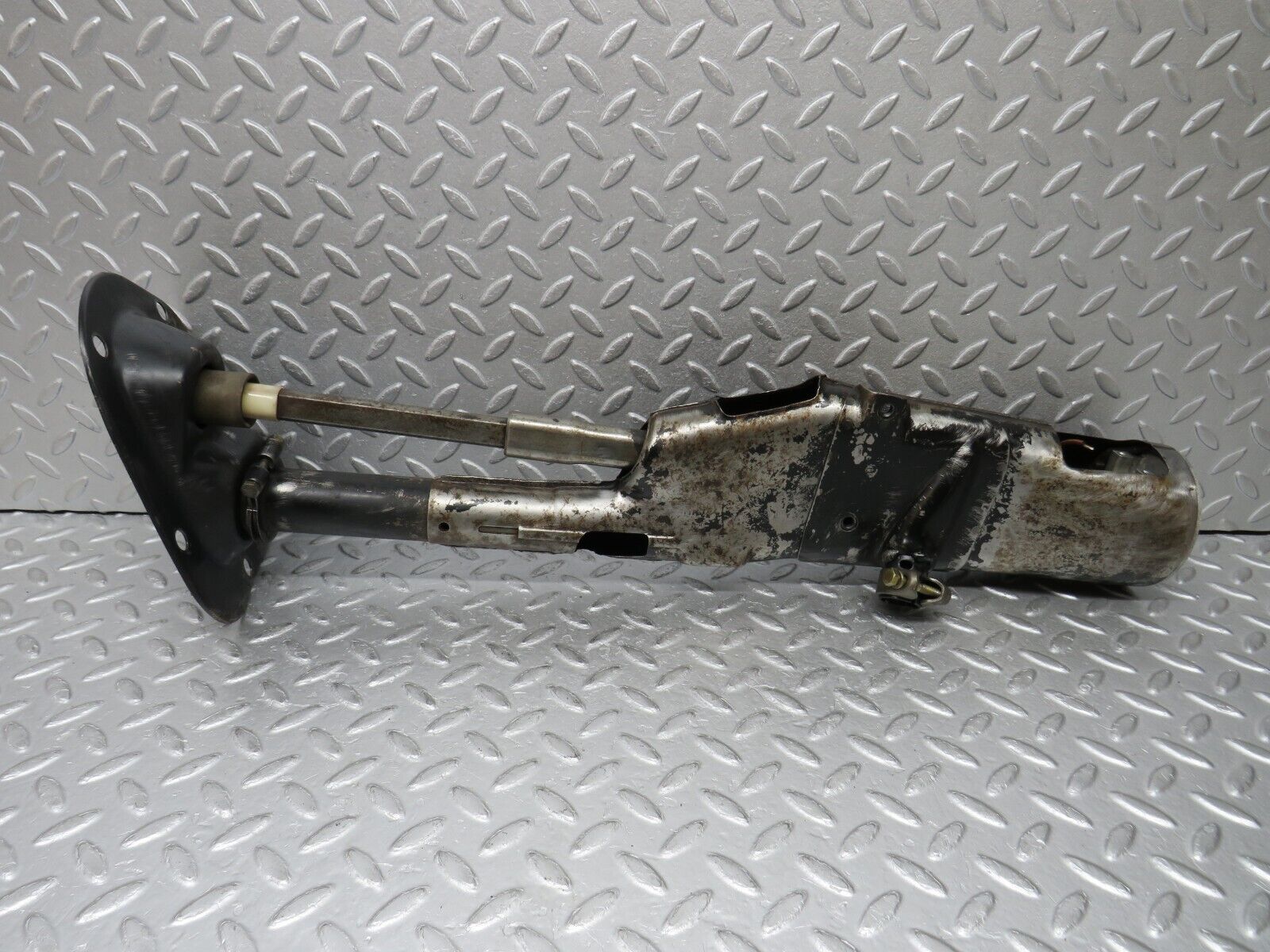 37579 Mercedes-Benz W109 300SEL Steering Column 108 R