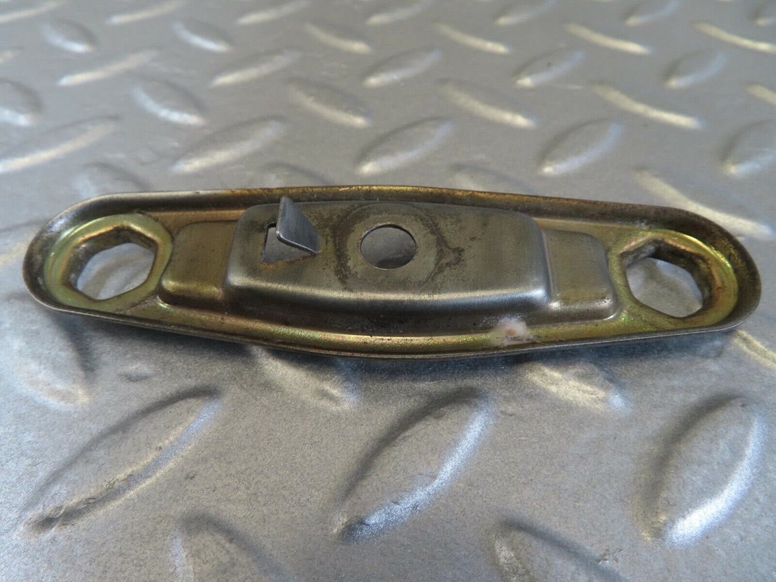 14038 Mercedes-Benz C107 280SLC Fuel Injector Bracket