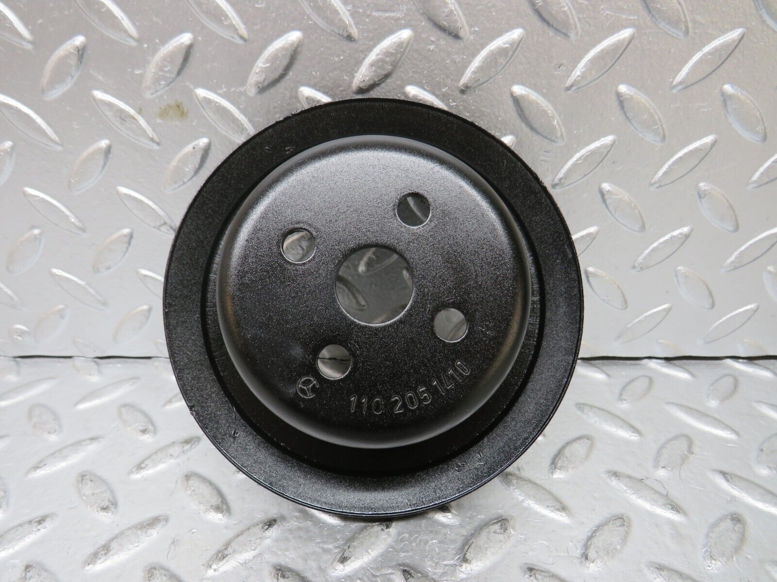 27393 Mercedes-Benz W123 280E Water Pump Pulley 1102051410