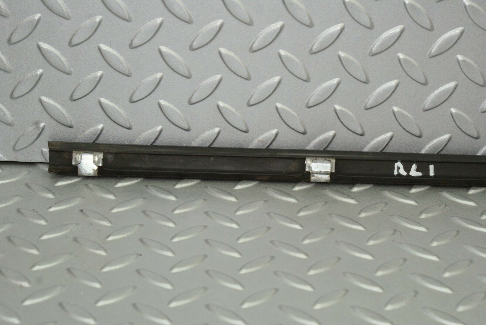 2649 Mercedes-Benz W116 350SE Glass Seal Trim Rubber Rear Left