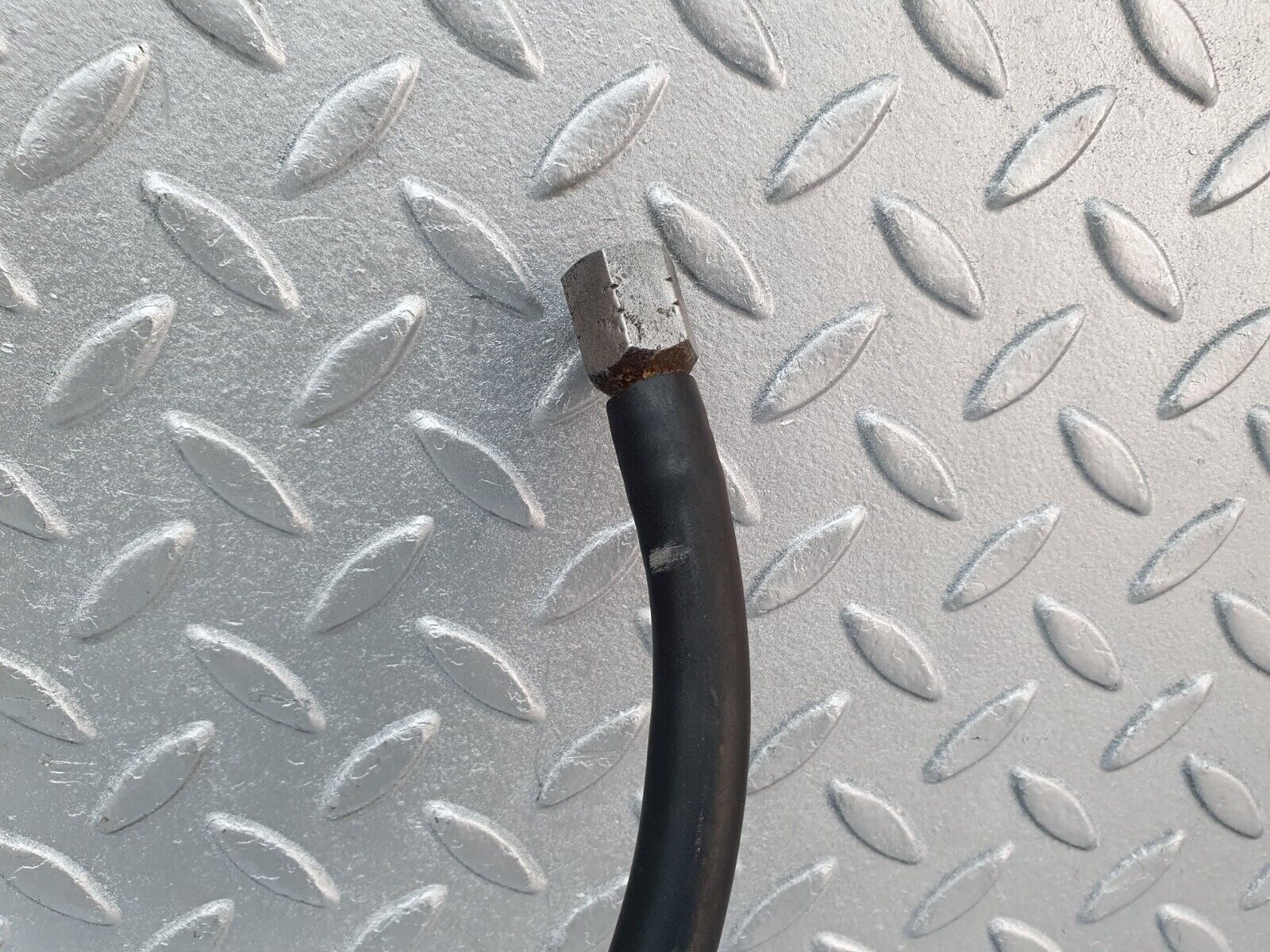 41238 Mercedes-Benz W126 300SE Fuel Pipe Line