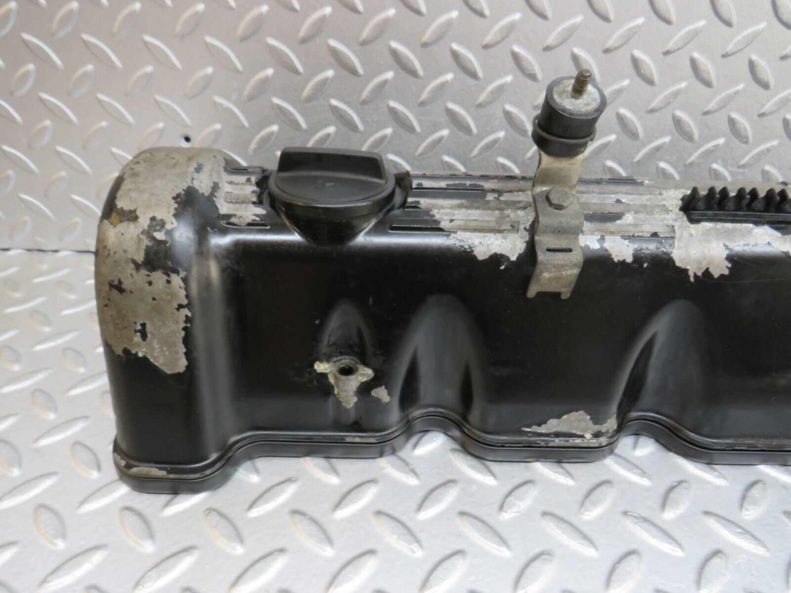 37166 Mercedes-Benz C126 420SEC Coupe Cylinder Head Valve Cover Right 1170160705