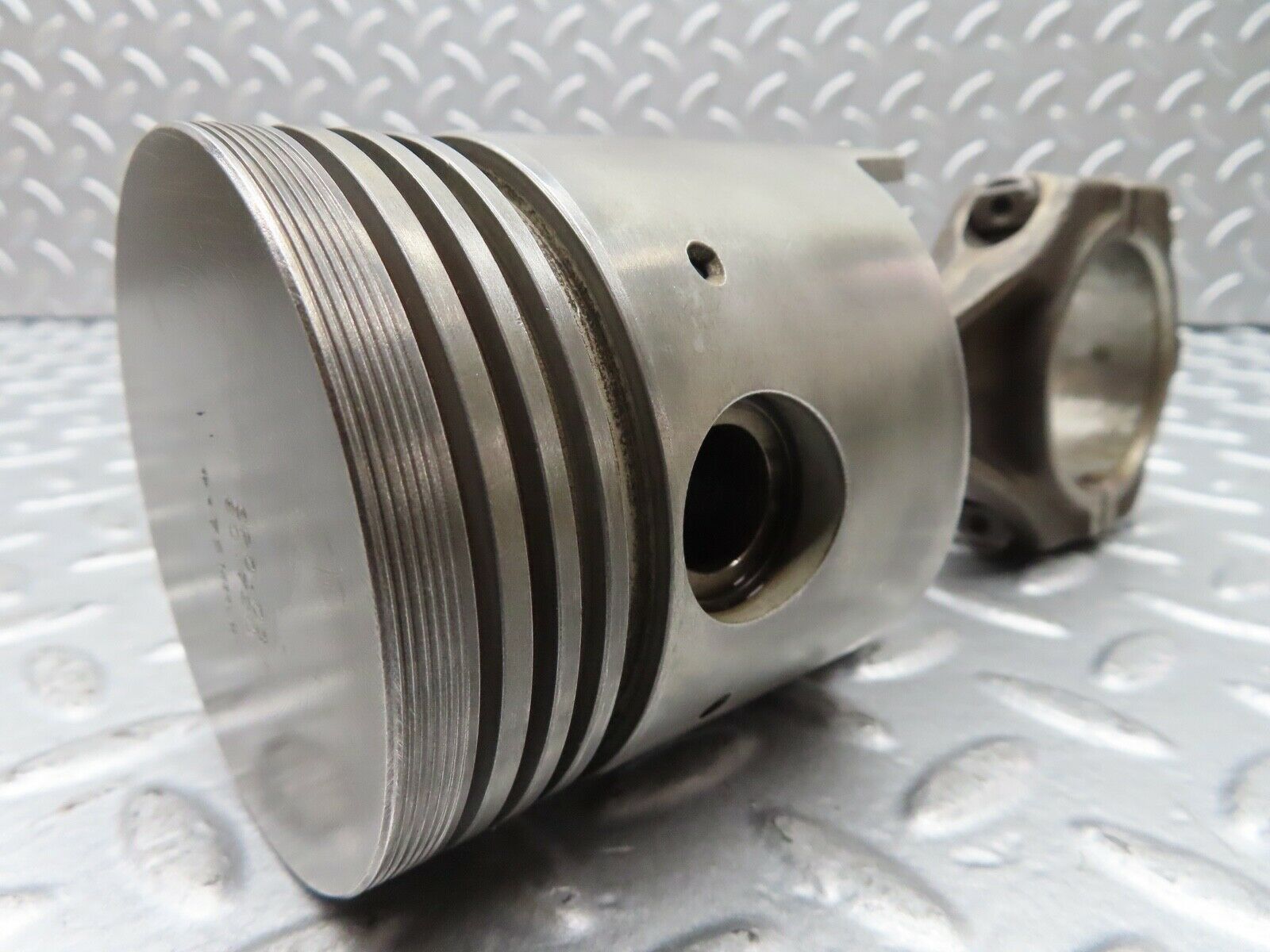 18462 Mercedes-Benz W111 220SE Coupe Piston With Connecting Rod 80.720 mm