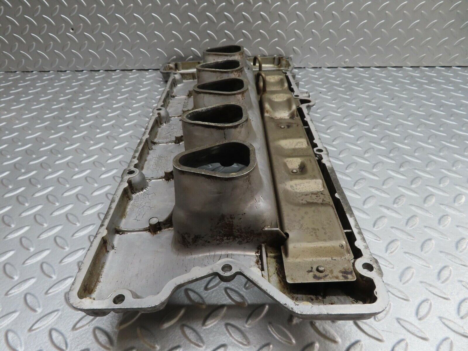 16073 Mercedes-Benz W123 280E Cylinder Head Valve Cover 1100160905