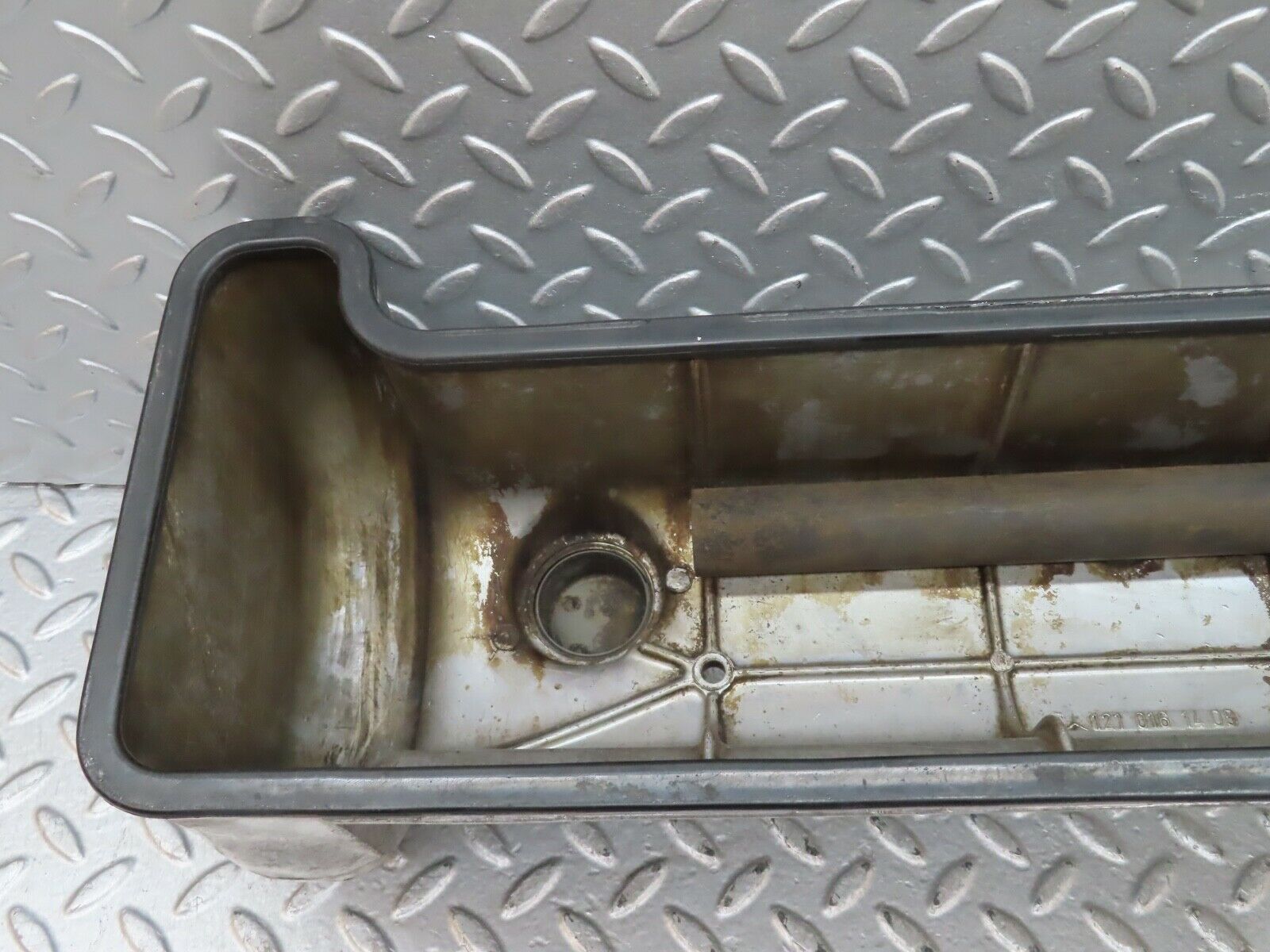 19285 Mercedes-Benz W120 W121 Cylinder Head Valve Cover 1210161405