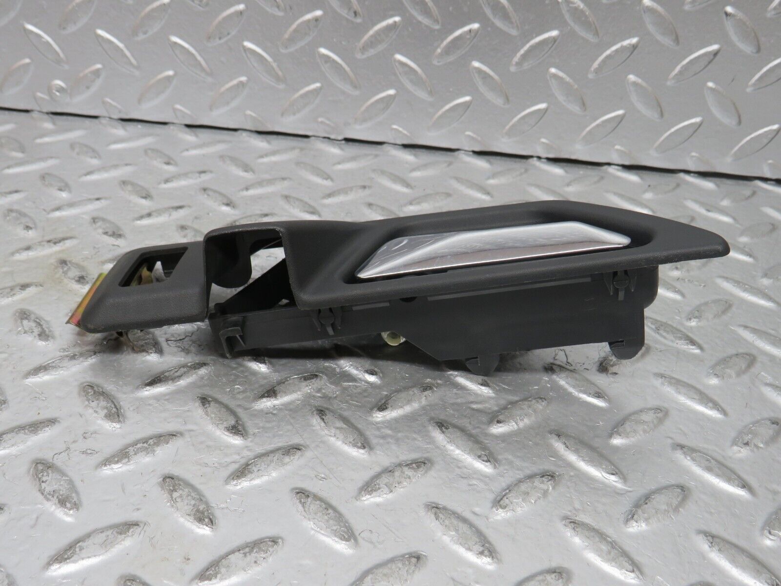 27512 Mercedes-Benz S124 300TE Front Left Interior Door Handle 1247600161