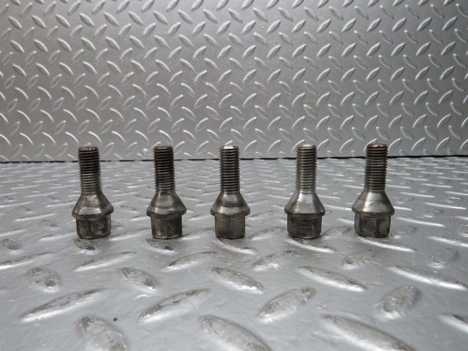 31864 Mercedes-Benz 5x Alloy Wheel Lug Bolt M12x1.5