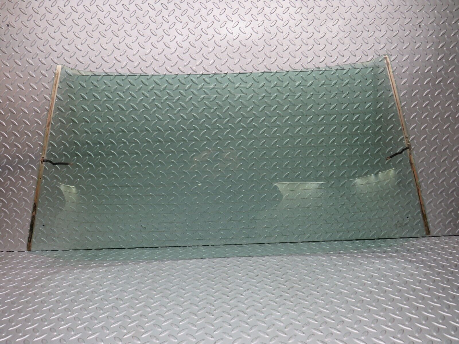 39073 Mercedes-Benz W201 190E 2.6L Rear Heated Windscreen Glass