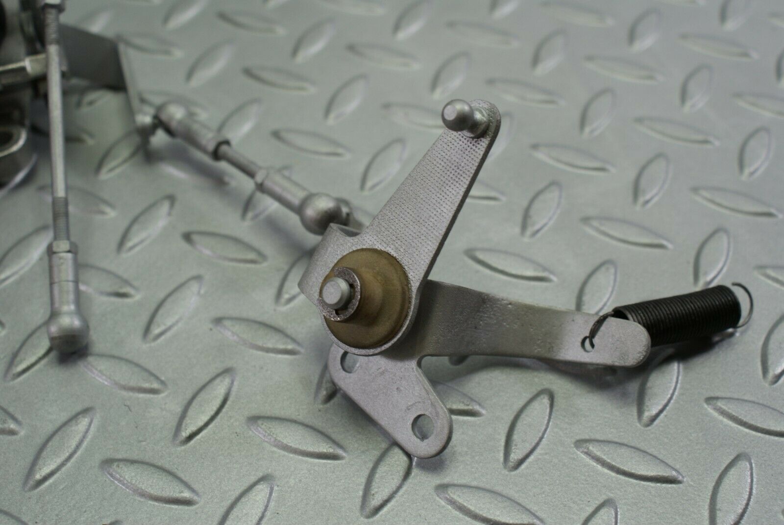 2998 Mercedes-Benz C123 280CE Coupe Throtthle Body Valve & Linkage