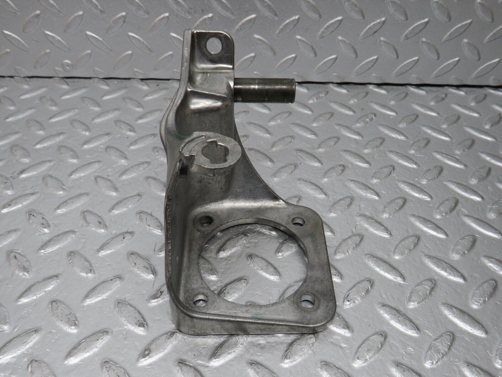 33692 Mercedes-Benz W201 190E 2.0L Brake Pedal Bracket 1242900519