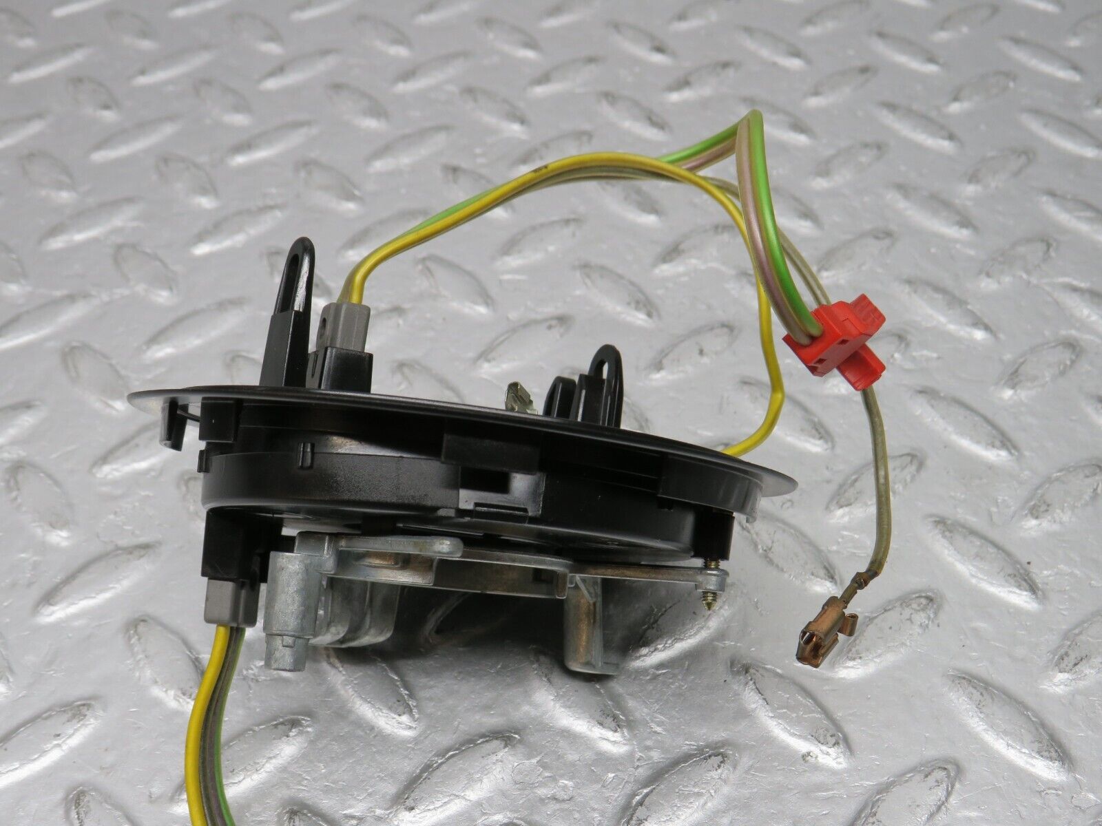 38411 Mercedes-Benz R129 280SL Coupe Steering Wheel Contact Plate 1404600049