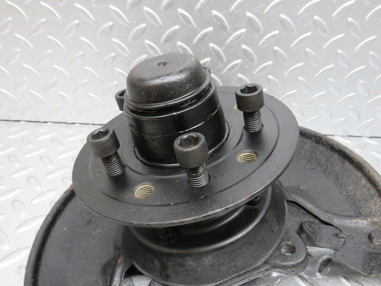 0381 Mercedes-Benz W108 280SE Complete Wheel Hub Front Left