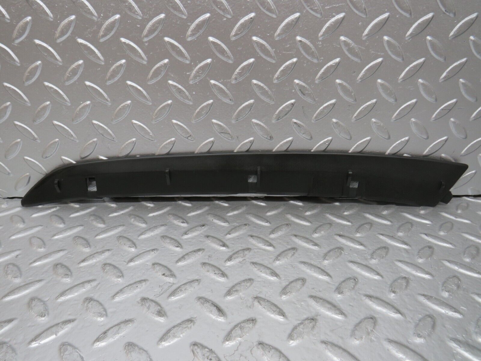 26792 Mercedes-Benz W123 240D Rear Left C Pillar Plastic Trim