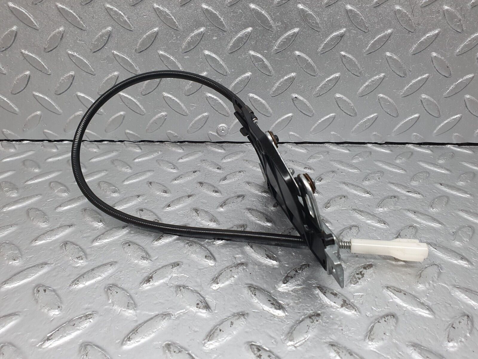 41109 Mercedes-Benz W126 300SE Rear Heater Regulator 1268300385 12683017310689