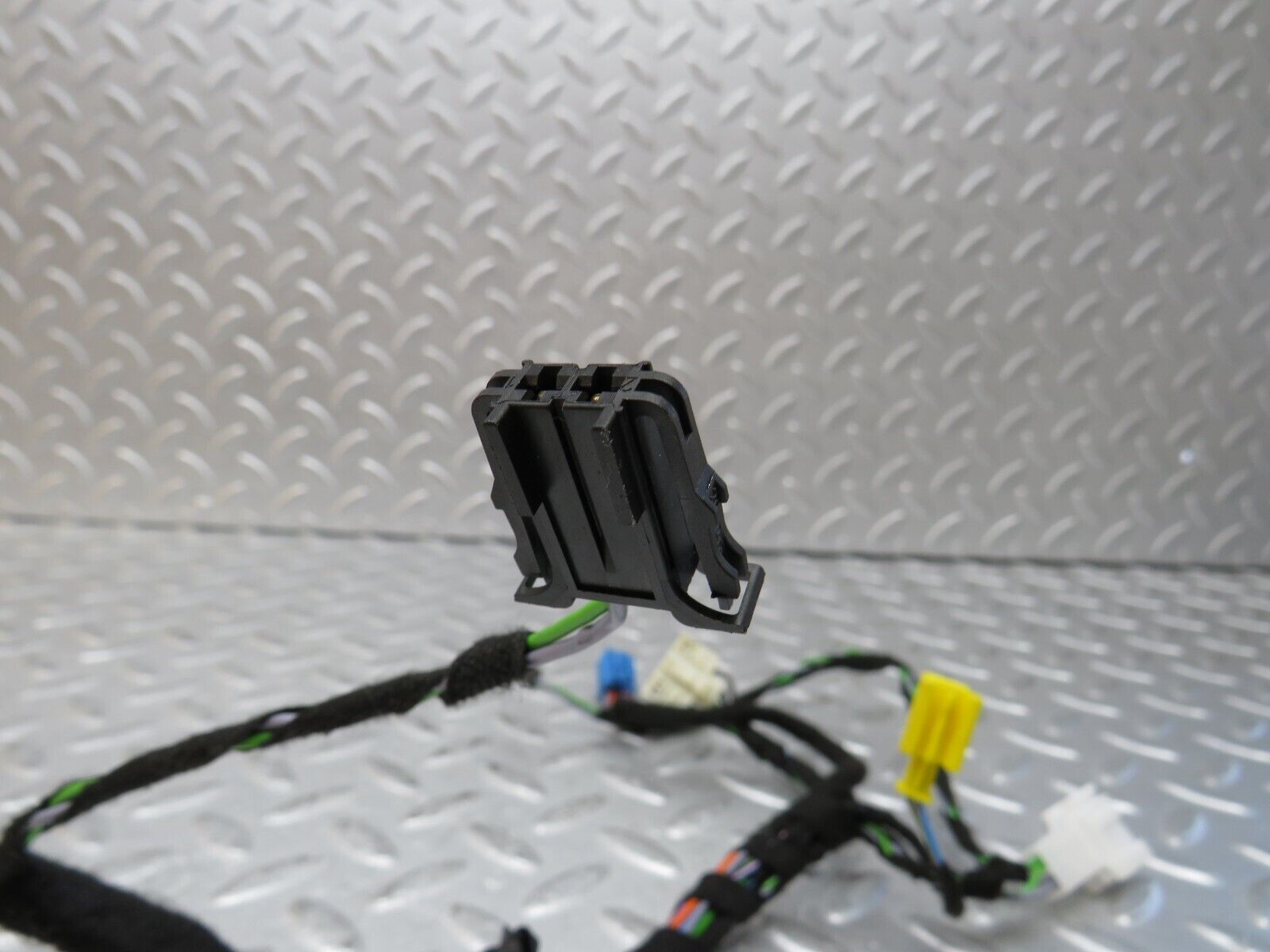 35216 Mercedes-Benz W221 Front Left Door Wire Harness 2214401213