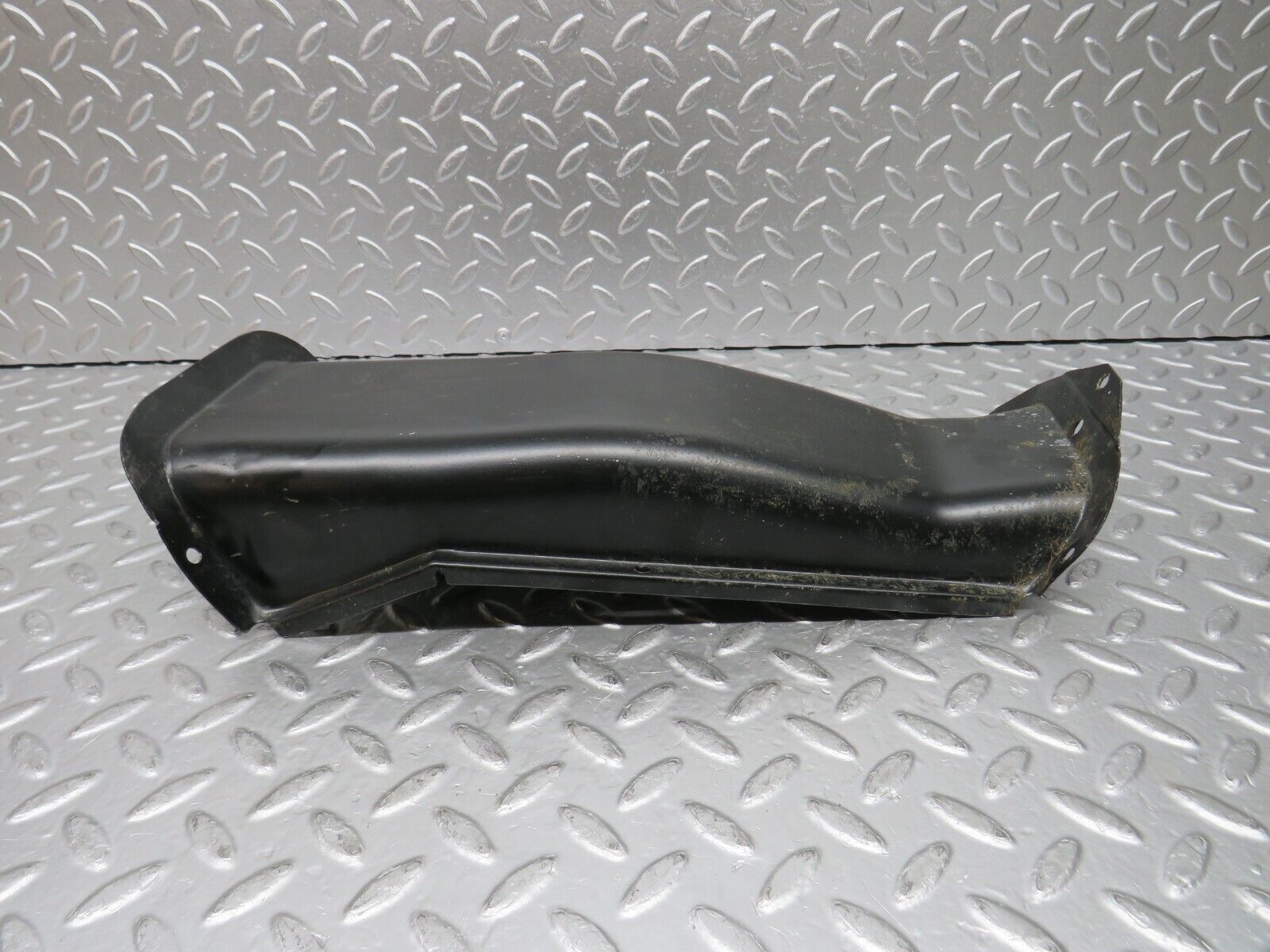 30105 Porsche 924 Fuel Tank Filling Pipe Metal Cover