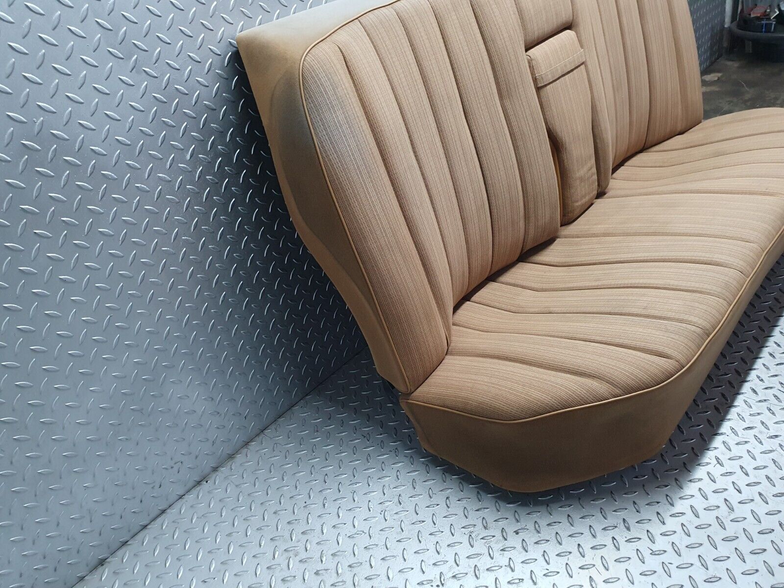 41373 Mercedes-Benz W124 200E Rear Seat Palomino 1249200016 1249200050