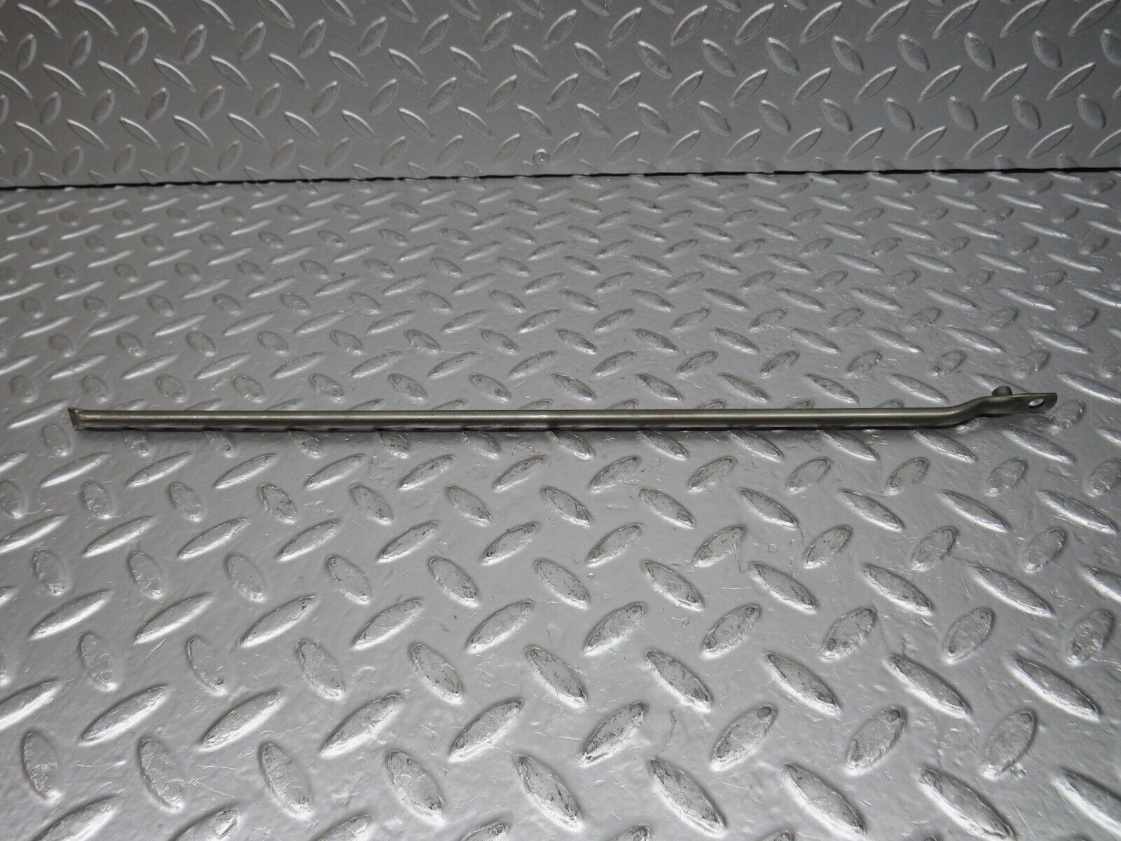 32274 Mercedes-Benz C123 240D Coupe Camshaft Oil Tube